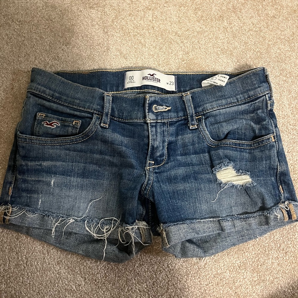 Hollister shorts size 00